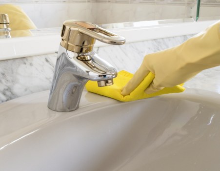 Room-by-room end of tenancy cleaning with attention to detail